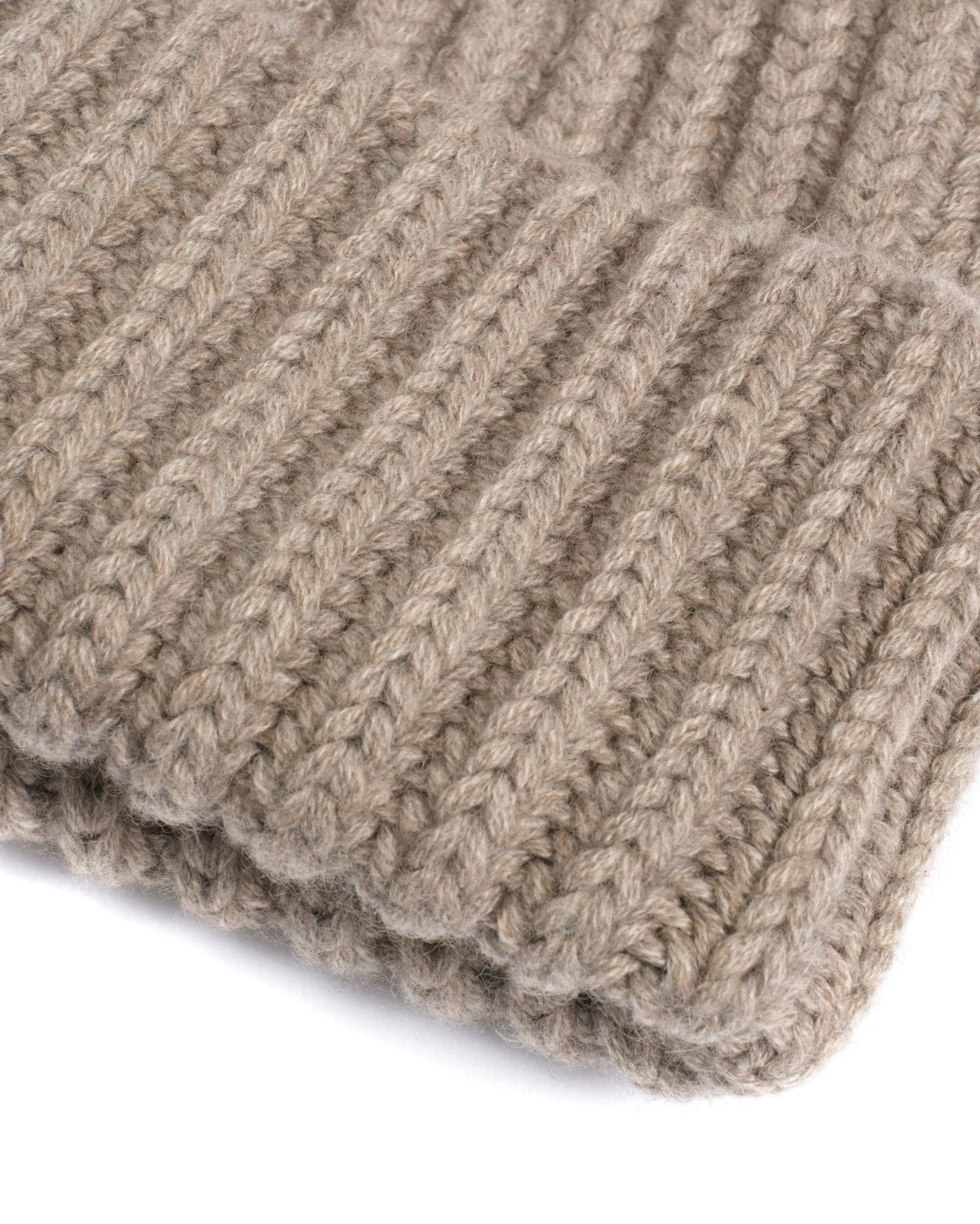 Anonymous Copenhagen Sandra cashmere beanie^ Cosy Essentials